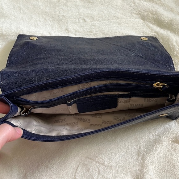 Michael Kors clutch - Picture 2 of 4